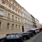 Apartment Vikroria - Hálkova 5