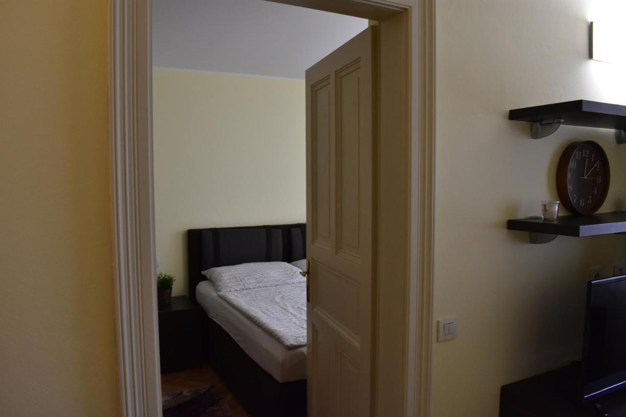 Vikroria - Hálkova 5 Apartmán